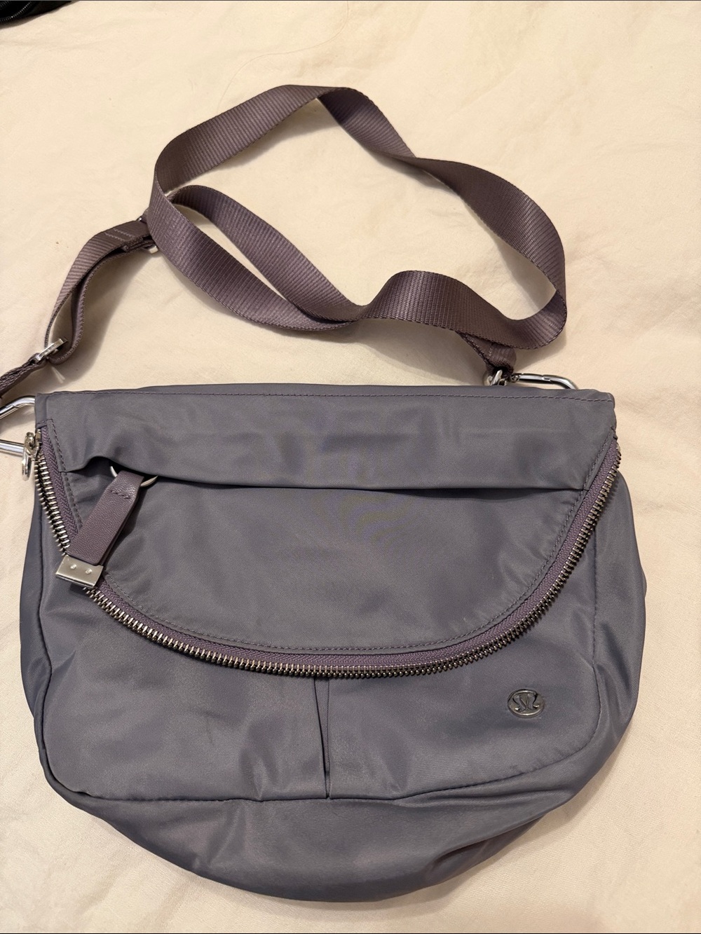 Lululemon All Night Festival Bag 5L. Purple gray. See stains at photos.